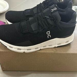 On cloud nova brand new never worn